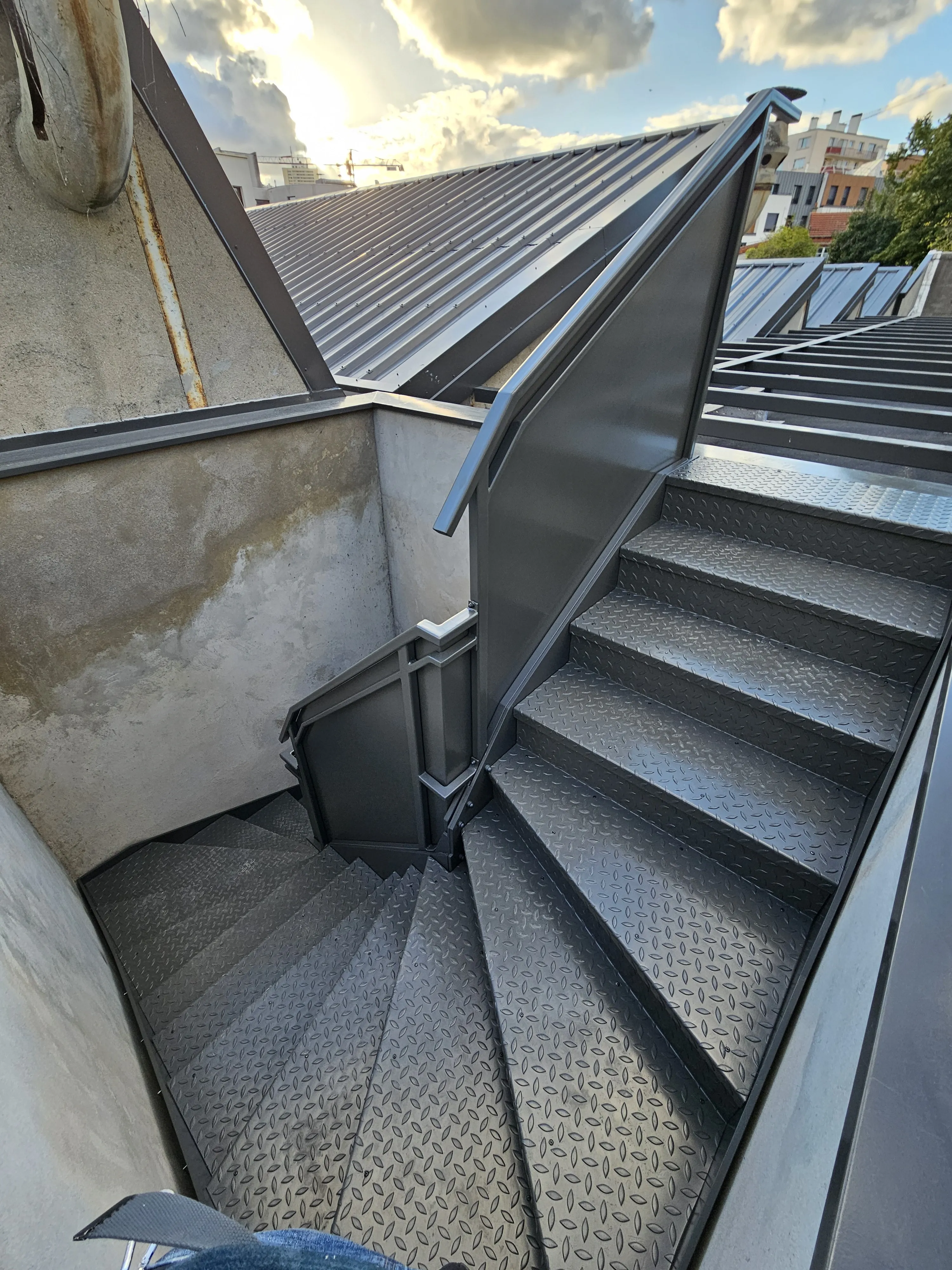 Réalisation SEVEN STAR : Accès Industriel, escaliers industriels sur mesure